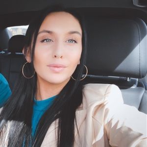 Meet your Posher, Sabrina